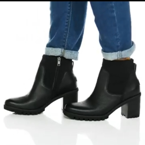 UGG | Shoes | Ugg Amathea Waterpoof 